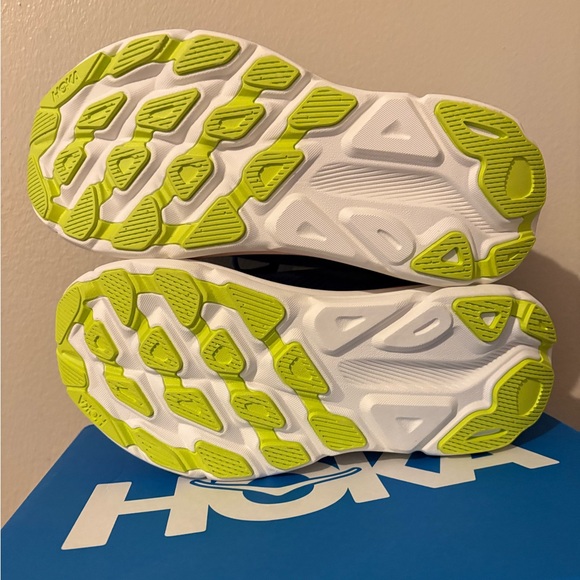 HOKA Clifton 9 Running Shoe - Picture 5 of 7